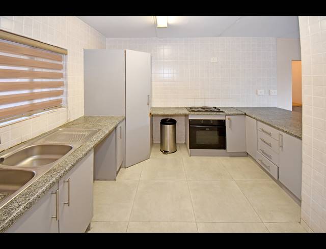 2 BEDROOM APARTMENT FOR SALE IN BLOUBOSRAND
